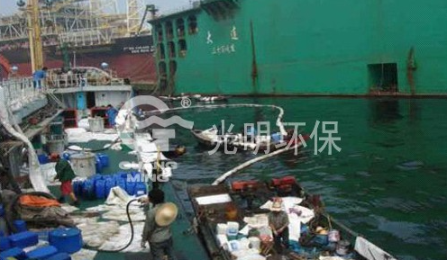 我公司参与7.16大连大窑湾应急溢油事故处理